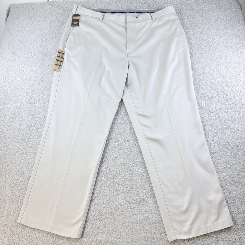 Dockers Chino Pants Men's 5-Pocket D3 Khaki Classic Fit Flat Front 42x30 NWT